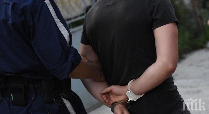 ДИВ СЕВЕРОЗАПАД: Пиян се показа от кола и размаха среден пръст на полицаи, арестуваха го