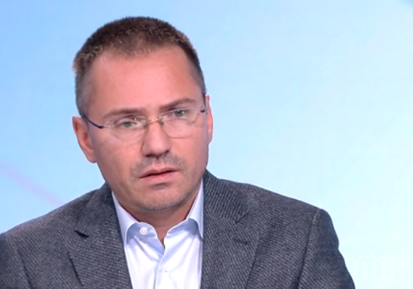 Ангел Джамбазки остро към македонците: Бръкнеш ли в шкафа под тънката 50-годишна лъжа, излизат българските корени 