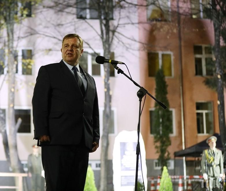 Каракачанов пред новия паметник на Гоце Делчев в Самоков: Не можем да направим никакъв компромис с въпросите, свързани с българската история