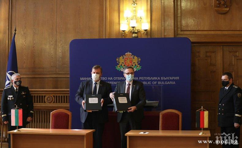 Каракачанов обясни защо днес е важен ден за Военноморските сили (СНИМКИ)
