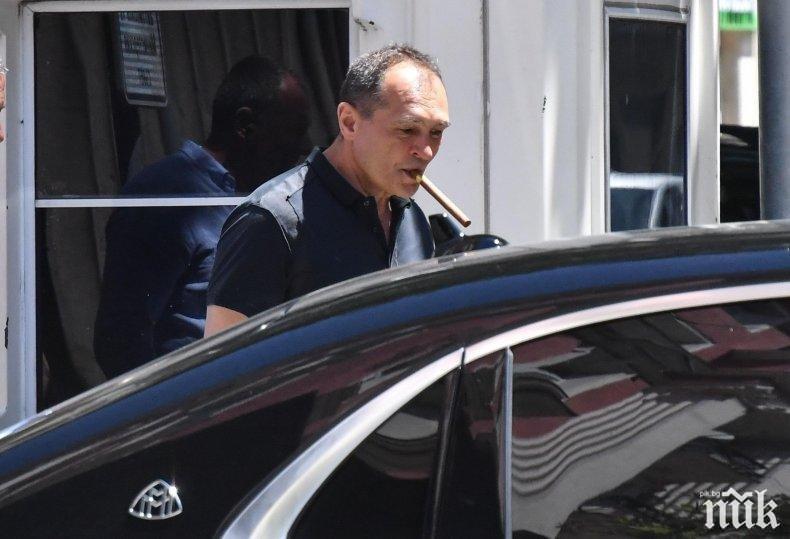 САМО В ПИК И РЕТРО: Божков с тайна жена в Дубай (Снимки) 