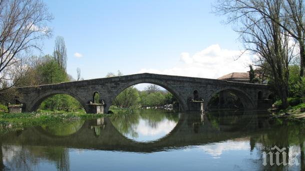 В Невестино свикват важна среща - решават дали да се пусне движението по Кадин мост