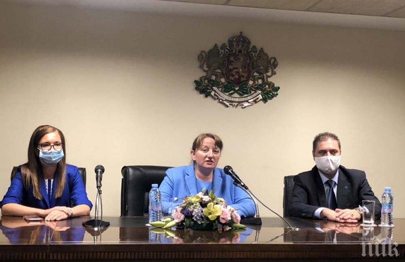 Деница Сачева: Беше важно да се уреди фазата на изплащане на втората пенсия