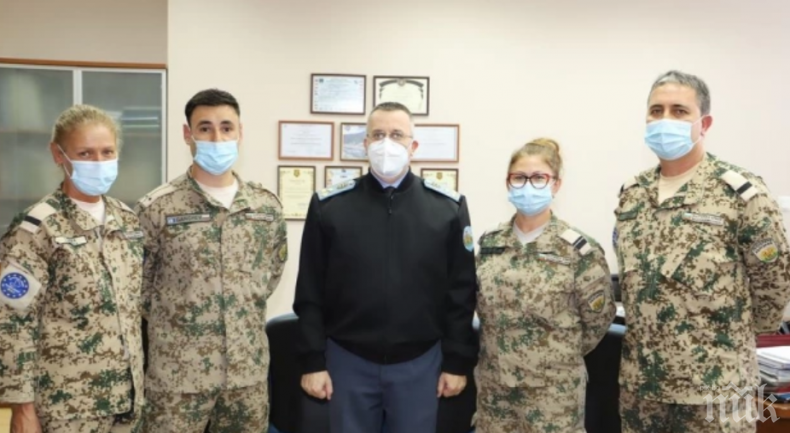 Красимир Каракачанов отличи военни медици