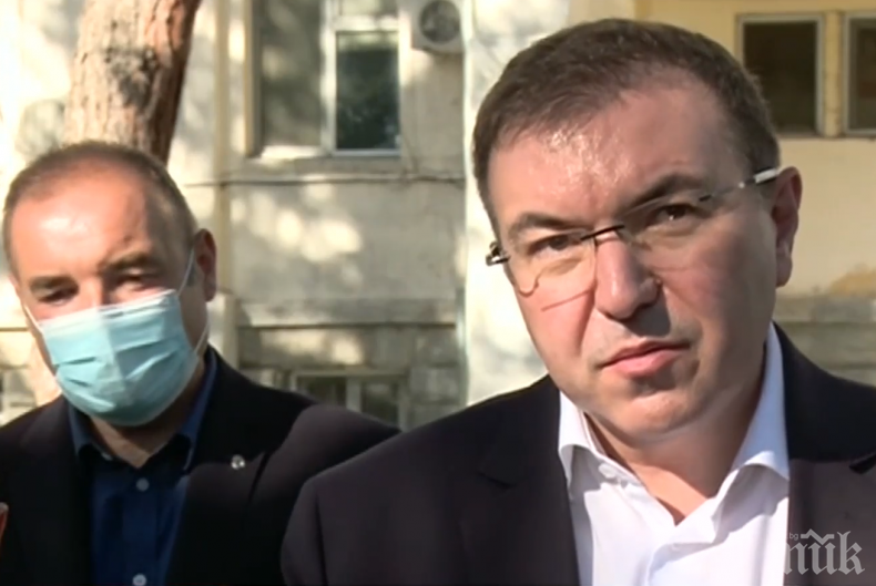 Здравният министър проф. Костадин Ангелов заминава спешно за МБАЛ-Шумен