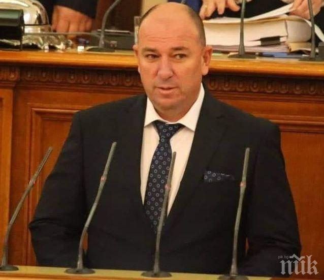 Депутат се саморазправя с граждани в социалните мрежи 