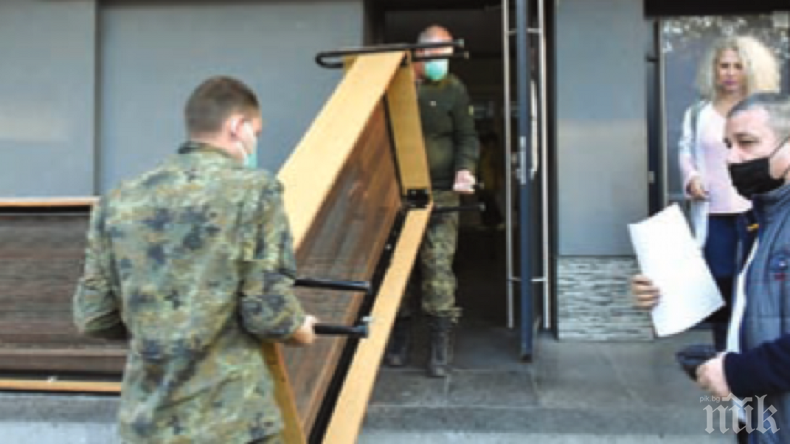 Военните помагат на COVID болницата в Пловдив 