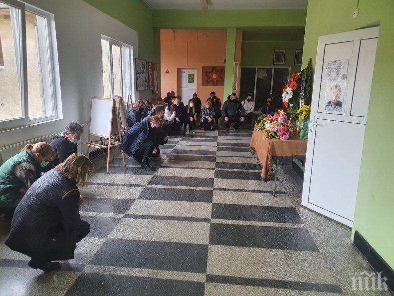 ТРАГЕДИЯТА Е ОГРОМНА: Ученици със сърцераздирателно послание за починалия си от коронавирус учител от Русенско - преподавателят по химия бил на 50 години