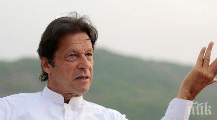 недоволство масови протести засилват натиска пакистанския премиер