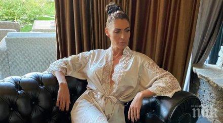 черната златка възбуди мрежата татуси чаршаф снимки