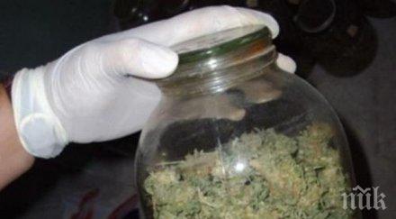 задържаха непълнолетно момиче наркотици велинград