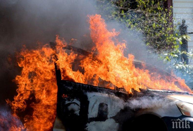 Кола се запали след катастрофа в монтанско село, шофьорът пострада