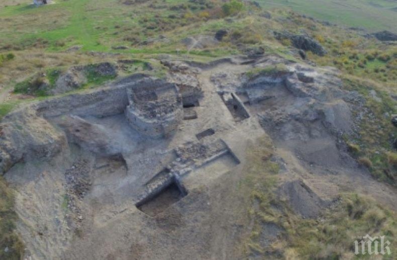 Откриха ценна находка в крепостта Русокастро

 