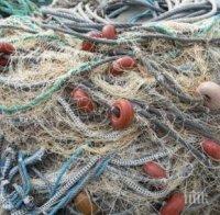 Изтеглиха 400 метра бракониерски мрежи от акваторията на пристанище Варна