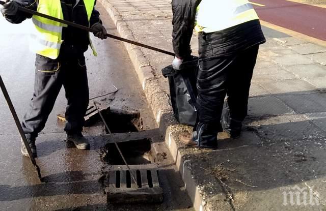 Чистят по график шахтите в Пловдив