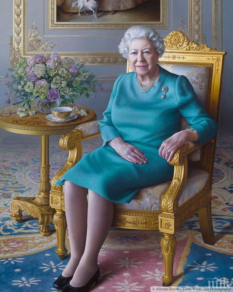 Кралицата крие тайно послание на брачната си халка цели 73 години