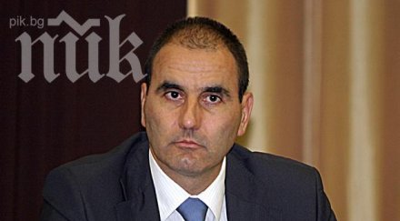 цветанов политическата ситуация страната съответства днешния празник