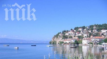 българин опит преплува охридското езеро вързан чувал