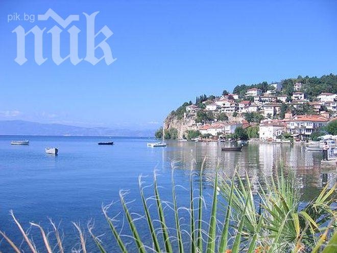 Българин с опит да преплува Охридското езеро, вързан с чувал