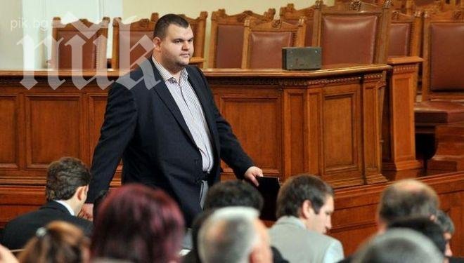 Викат Делян Пеевски в Конституционния съд да обясни дали трябва да е депутат