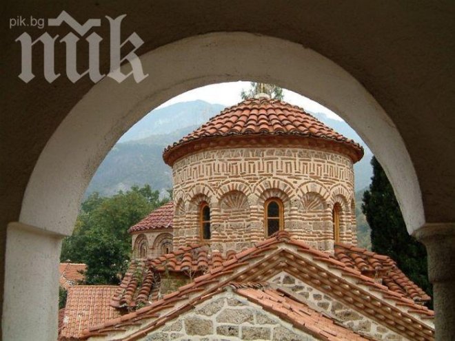 Напаст божия оставя Троянския манастир без сливова ракия