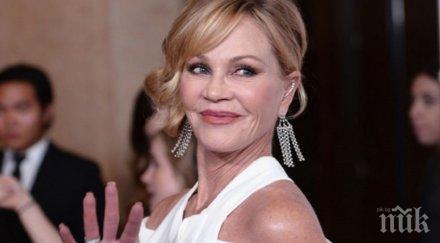 мелани грифит демонстрира отлична форма снимки