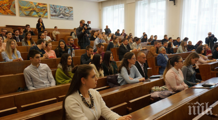 студентите искат присъствени изпити лекции втория семестър