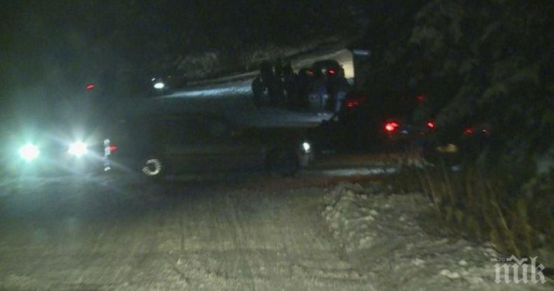 Любители на дрифта въртяха гуми на Витоша