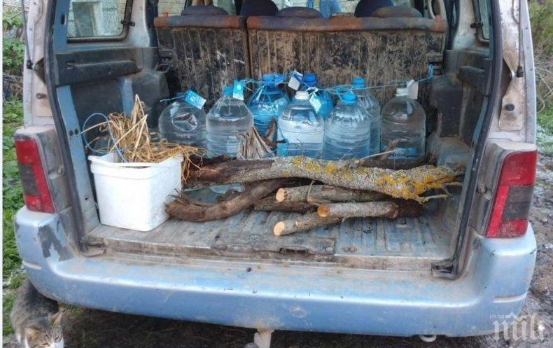 Митничари иззеха близо тон недекларирана ракия (СНИМКИ)