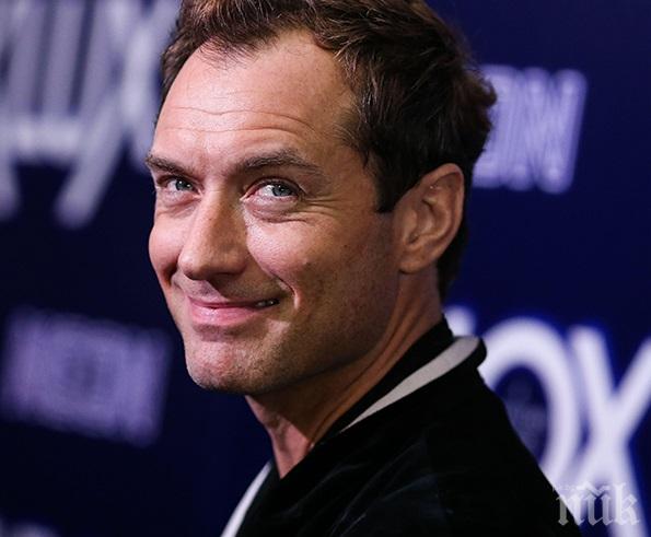 СТИГА, БЕ! Джъд Лоу заяви, че знаел за пандемията още от 2011 година