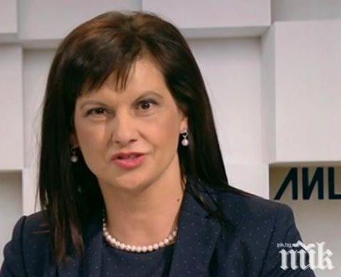 Дариткова: Министерският съвет може да се консултира с ЕК за произведени извън ЕС ваксини
