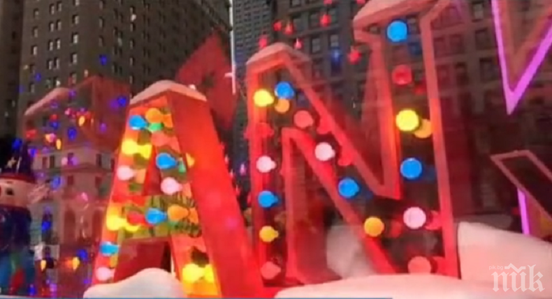 Витрините в Ню Йорк грейнаха в коледна украса