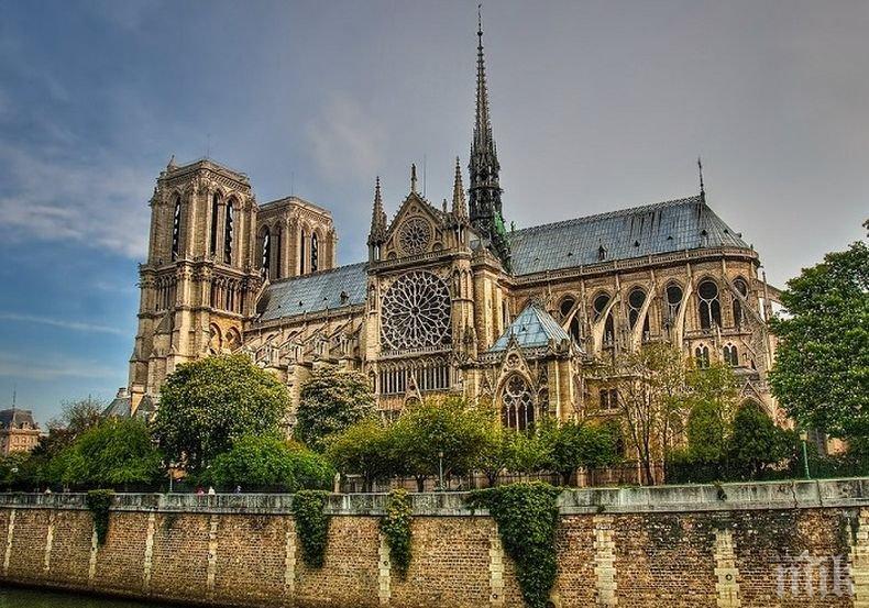 За Коледа: Празничен концерт в парижката катедрала Нотр Дам