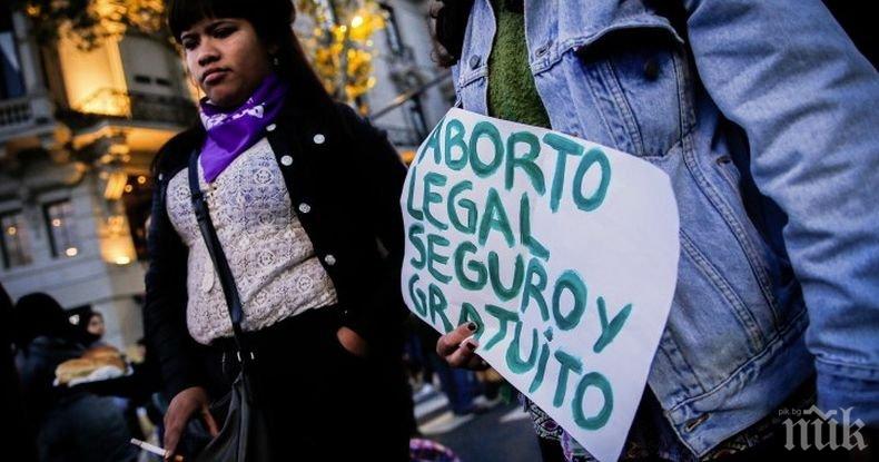 Протести обхванаха Аржентина след бруталното убийство на три момичета от наркокартел