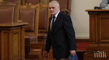 горещо пик депутат герб прокара нов тренд маските covid парламента бсп извън модата пак хитреят снимки