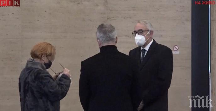 ИЗВЪНРЕДНО В ПИК TV! Огнян Донев отново застава пред съда - скри се от въпросите на медията ни (ОБНОВЕНА)