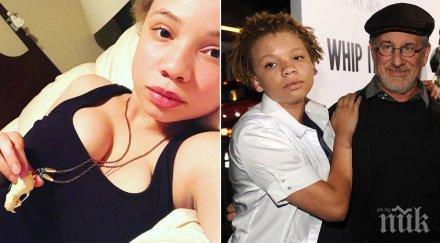 дъщерята спилбърг похвали кариерата порното снимки