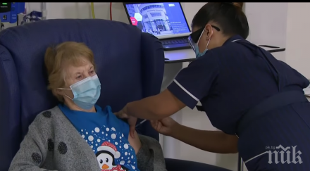 исторически момент годишна британка първата света ваксинирана covid видео