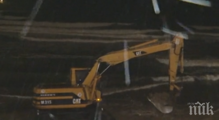 багер разкопава плажа созопол