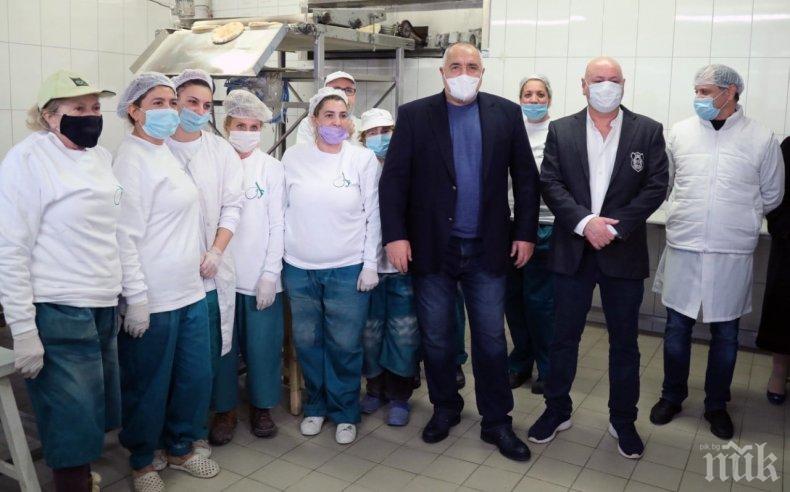 ИЗВЪНРЕДНО В ПИК: Премиерът Борисов: Подготвяме се за излизане от пандемията (СНИМКИ)