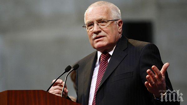 В ЧЕХИЯ: Глобяват наред президент и министри за ходене без маски