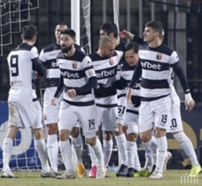 Смърфовете с драматична победа във Враца