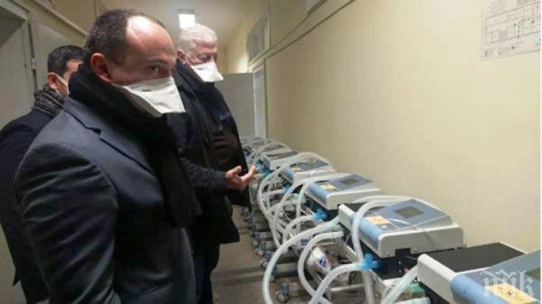 Частна фирма дари 15 апарата за обдишване на три пловдивски болници