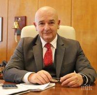 Ген. Мутафчийски обяви, че ще се ваксинира