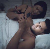 7 скрити психологически проблема, които той има, ако проверява телефона ви