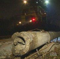 ЗЛОВЕЩО! Товарен влак прегази мъж във Враца, влачил го 150 метра (СНИМКИ)