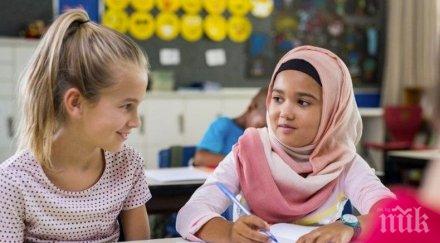 австрия отмени забраната носене мюсюлмански забрадки училище