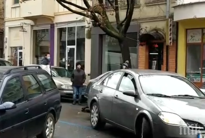 Мотоциклетист едва не се размаза на централна улица в Бургас