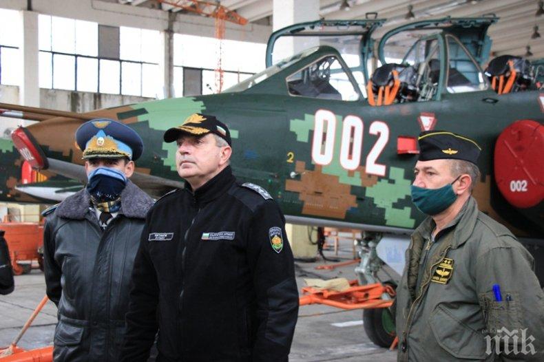 Началникът на отбраната адмирал Емил Ефтимов: Модернизацията на самолети Су-25 е пример за консенсус 