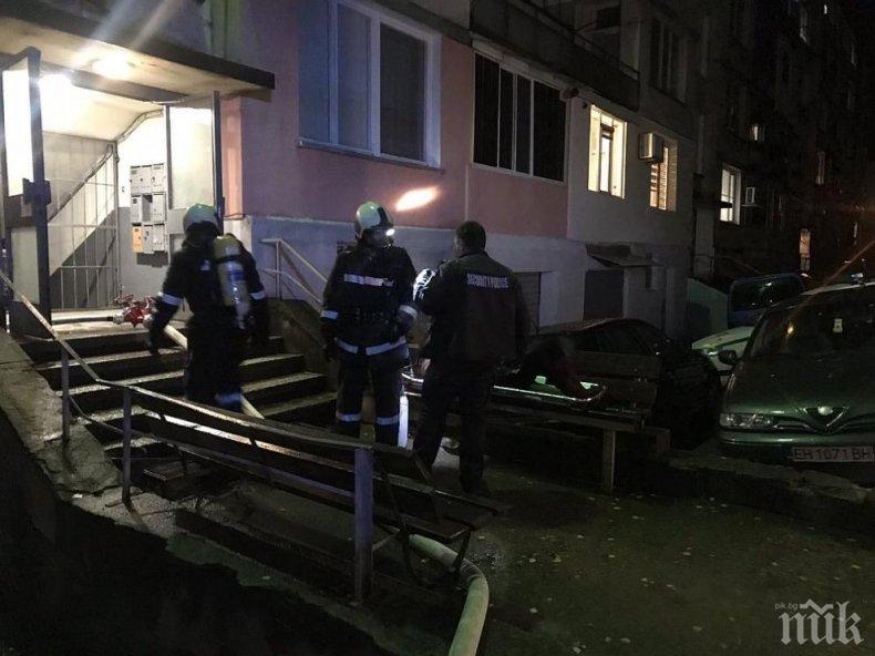 ИЗВЪНРЕДНО: Пожар лумна в казанлъшки блок